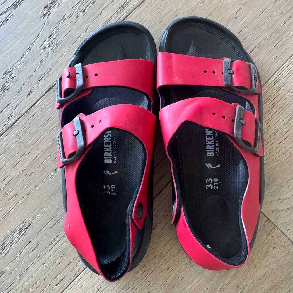 Birkenstock Kids Mogami model in red Size 33 US Size 2-2.5 - Picture 2 of 4